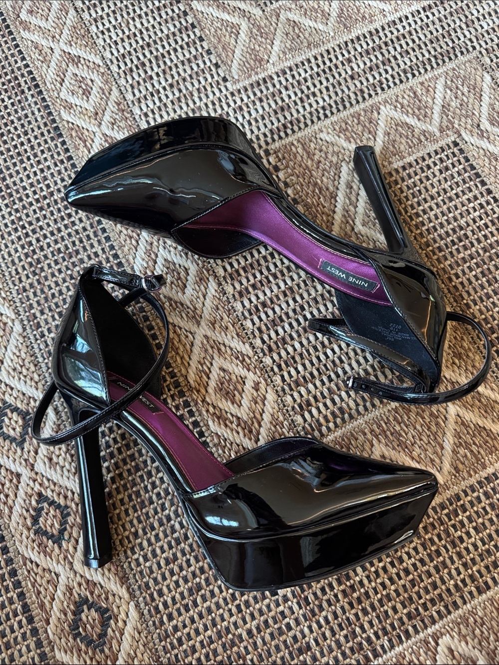 NINE WEST Linda Patent Leather Platform Pump Black Pointed Toe Heels Size 8 - Picture 4 of 6